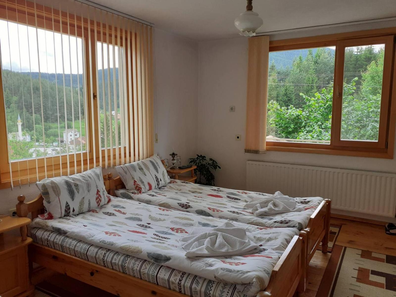 Guest House Stoletnika ياغودينا المظهر الخارجي الصورة