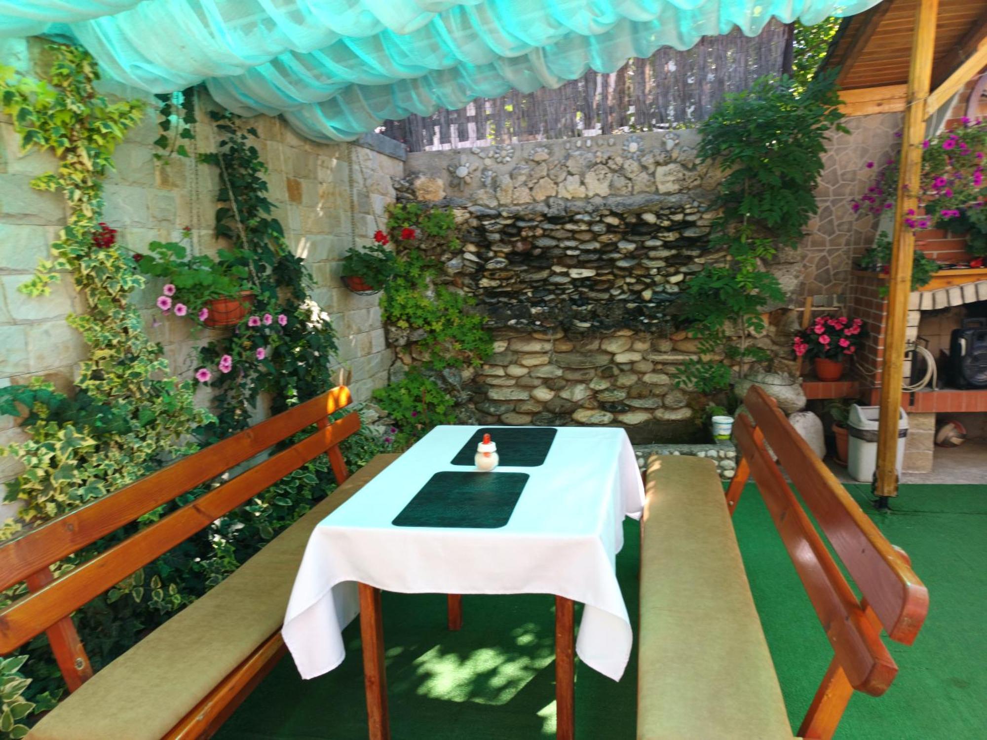 Guest House Stoletnika ياغودينا المظهر الخارجي الصورة