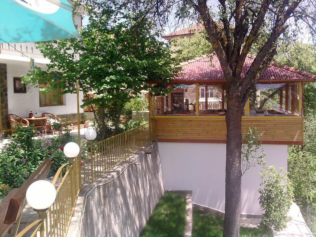 Guest House Stoletnika ياغودينا المظهر الخارجي الصورة